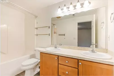 521 NE Suttle Rd, Portland, OR 97211 - Photo 29