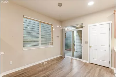 521 NE Suttle Rd, Portland, OR 97211 - Photo 19