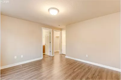 521 NE Suttle Rd, Portland, OR 97211 - Photo 27