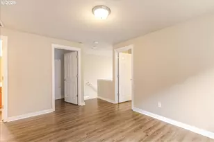 521 NE Suttle Rd, Portland, OR 97211 - Photo 23