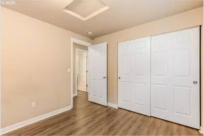 521 NE Suttle Rd, Portland, OR 97211 - Photo 33