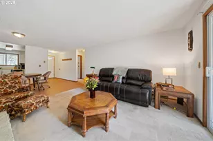 29700 SW Courtside Dr, Wilsonville, OR 97070 - Photo 7