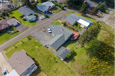 1636 SE Oar Dr, Lincoln City, OR 97367 - Photo 13