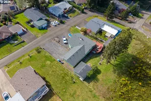 1636 SE Oar Dr, Lincoln City, OR 97367 - Photo 13