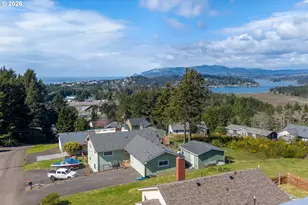 1636 SE Oar Dr, Lincoln City, OR 97367 - Photo 15