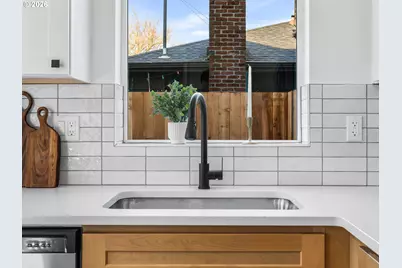 9568 N Buchanan Ave, Portland, OR 97203 - Photo 7