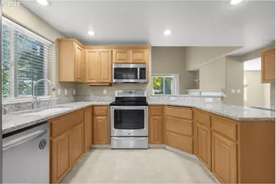 12393 SW 114th Ter, Portland, OR 97223 - Photo 5