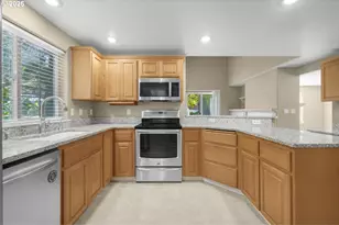 12393 SW 114th Terrace, Portland, OR 97223 - Photo 5