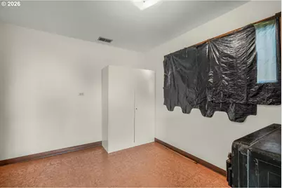 31077 SW Laurelview Rd, Hillsboro, OR 97123 - Photo 33