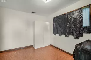 31077 SW Laurelview Rd, Hillsboro, OR 97123 - Photo 33