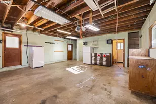 894 Meadowlawn Dr SE, Salem, OR 97317 - Photo 31