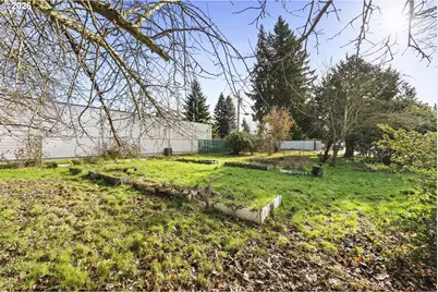 894 Meadowlawn Dr SE, Salem, OR 97317 - Photo 13