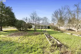 894 Meadowlawn Dr SE, Salem, OR 97317 - Photo 11