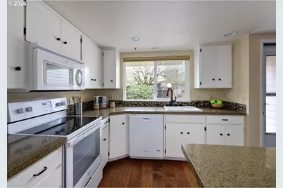 16860 SW Camino Dr, King City, OR 97224 - Photo 13