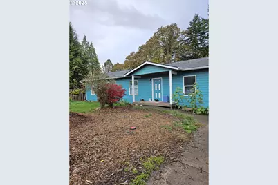 92 S 9th St, Independence, OR 97351 - Photo 1