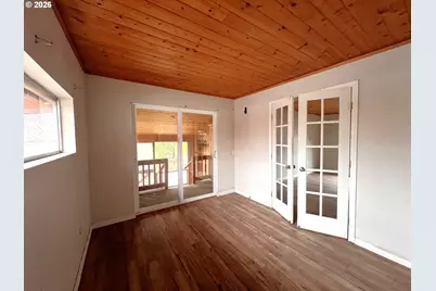 94191 Tenth St, Gold Beach, OR 97444 - Photo 9