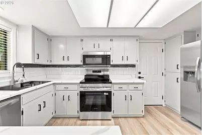 637 SE Paropa Pl, Gresham, OR 97080 - Photo 17