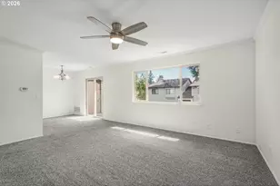 12510 SE Stark St, Portland, OR 97233 - Photo 11