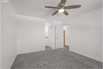12510 SE Stark St #H, Portland, OR 97233 - Photo 13