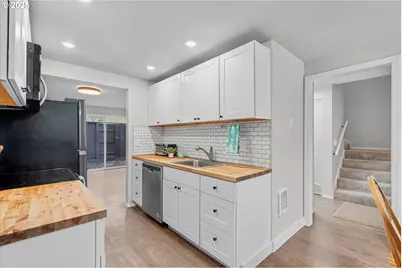 251 NE Village Squire Ave #2, Gresham, OR 97030 - Photo 13