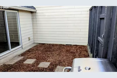 251 NE Village Squire Ave #2, Gresham, OR 97030 - Photo 31