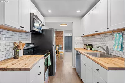 251 NE Village Squire Ave #2, Gresham, OR 97030 - Photo 15