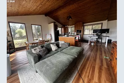 17031 Eastwood Ln, Brookings, OR 97415 - Photo 7