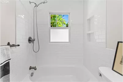 7060 N Kerby Ave, Portland, OR 97217 - Photo 21