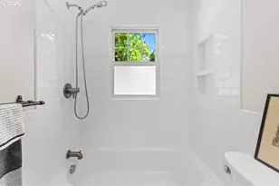 7060 N Kerby Ave, Portland, OR 97217 - Photo 21