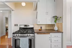 7060 N Kerby Ave, Portland, OR 97217 - Photo 15