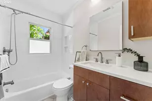 7060 N Kerby Ave, Portland, OR 97217 - Photo 19