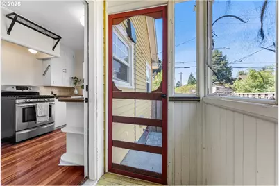 7060 N Kerby Ave, Portland, OR 97217 - Photo 31