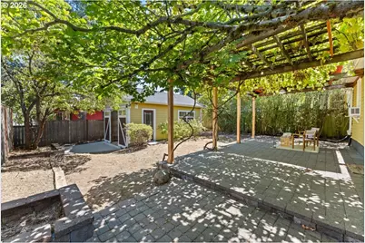 7060 N Kerby Ave, Portland, OR 97217 - Photo 39