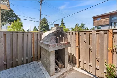 7060 N Kerby Ave, Portland, OR 97217 - Photo 35
