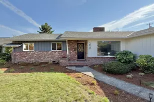 240 NW Baker Creek Rd, McMinnville, OR 97128 - Photo 3