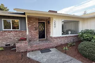240 NW Baker Creek Rd, McMinnville, OR 97128 - Photo 3