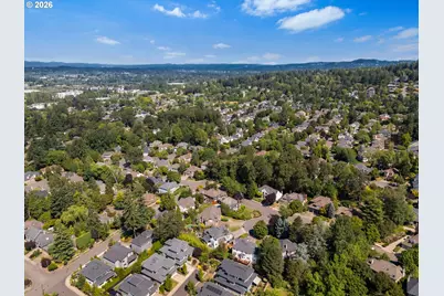 5676 Southwood Dr, Lake Oswego, OR 97035 - Photo 47