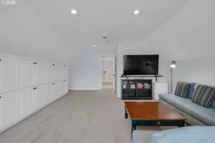5676 Southwood Dr, Lake Oswego, OR 97035 - Photo 33
