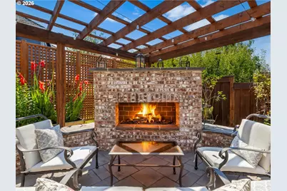 5676 Southwood Dr, Lake Oswego, OR 97035 - Photo 39