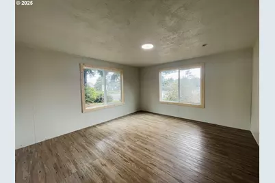 890 2nd St SE, Bandon, OR 97411 - Photo 15