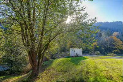 15779 Highway 42, Myrtle Point, OR 97458 - Photo 31