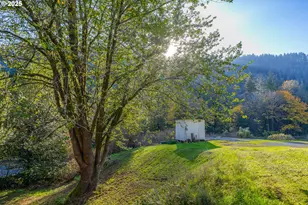 15779 Hwy 42, Myrtle Point, OR 97458 - Photo 31