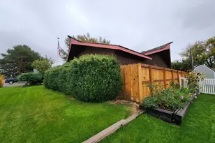 830 E Pine Ave, Hermiston, OR 97838 - Photo 3