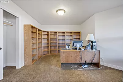 1635 Fairview Pl, Cottage Grove, OR 97424 - Photo 13