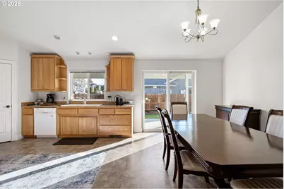 1635 Fairview Pl, Cottage Grove, OR 97424 - Photo 9