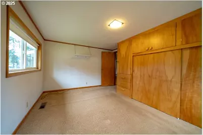 628 13th St, Lyons, OR 97358 - Photo 15