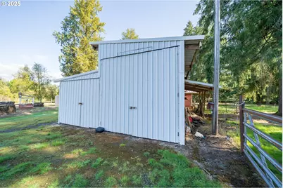628 13th St, Lyons, OR 97358 - Photo 31