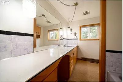 628 13th St, Lyons, OR 97358 - Photo 17