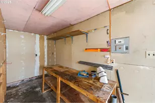 788 SW Cherry St, Dallas, OR 97338 - Photo 21