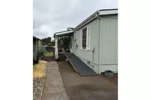 10400 SE Cook Ct, Milwaukie, OR 97222 - Photo 3